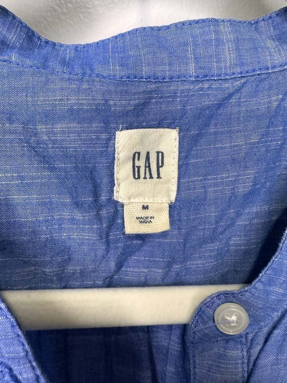 Gap Sleeveless Embroidered Yoke Button Down Shirt Size M - Picture 3 of 6